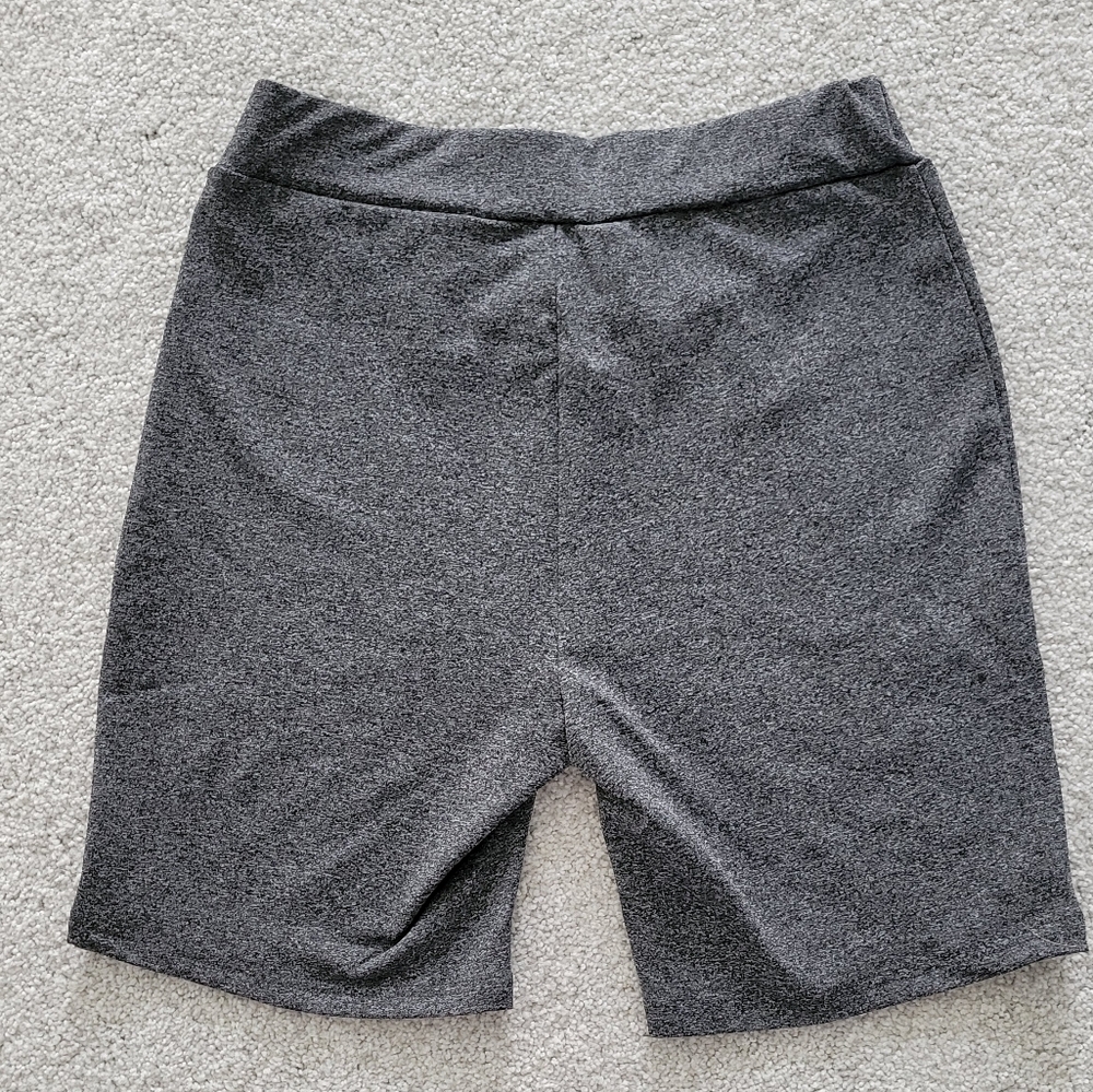 ✨SHEIN EZwear Solid Biker Shorts✨ - Picture 4 of 4